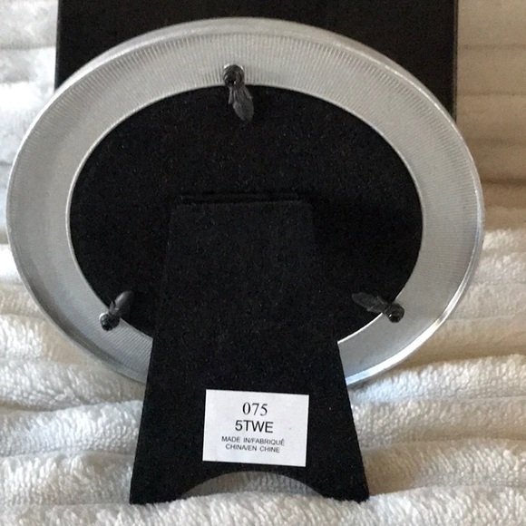 NIB Bombay Vintage Round Silver Rhinestone Picture Frame 3.5 inches x 3.5 inches - Picture 6 of 8